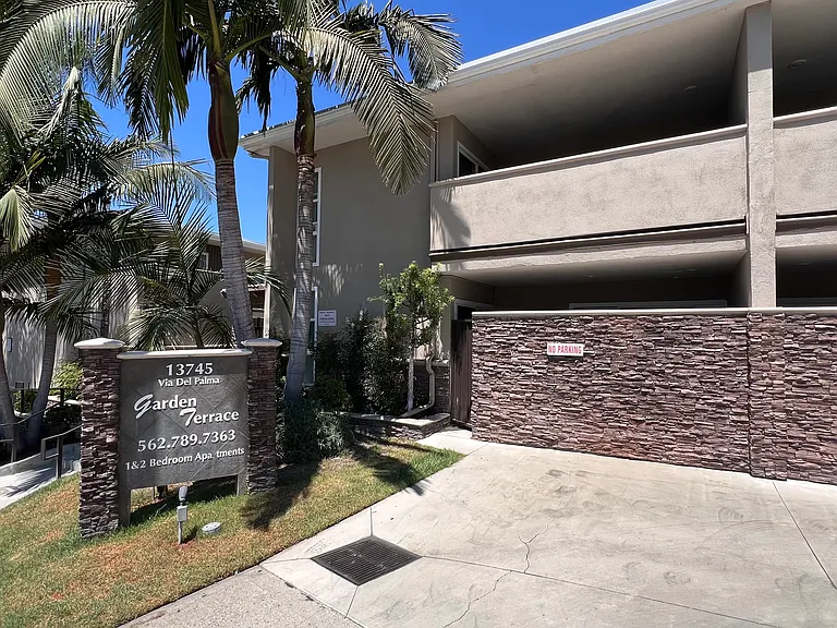Garden Terrace Apartments — Photo 8