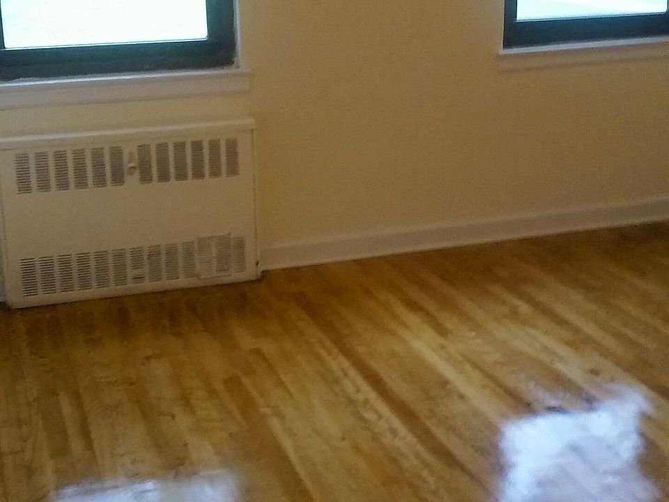 1st image of 19622 69th Ave