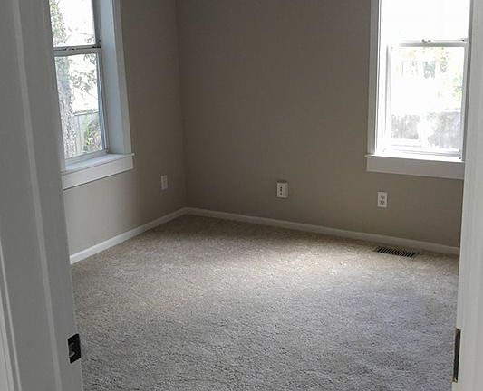 3rd image of 1406 Marguerite Ave
