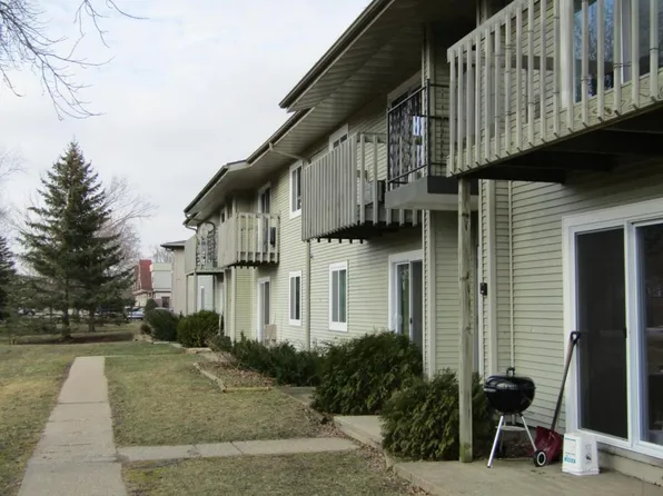 6576 Lake Rd APT 5, Windsor, WI 53598