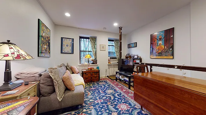 Rented by Bond New York | media 1