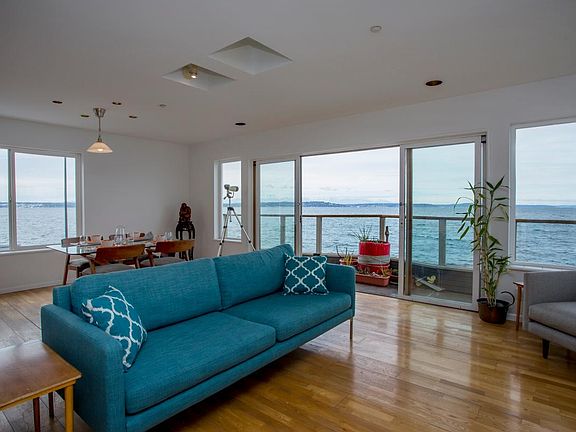 Living room overlooking Puget Sound
