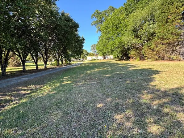 3227 Pleasant Plains Rd, Matthews, NC 28105