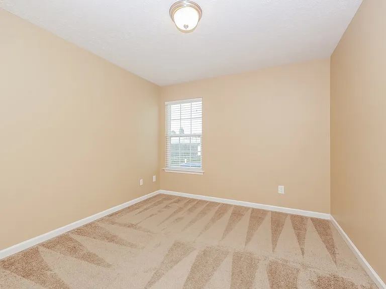 305 Sarna Dr — Photo 13