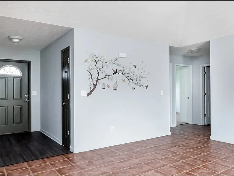 4105 Lakeside Dr — Photo 4