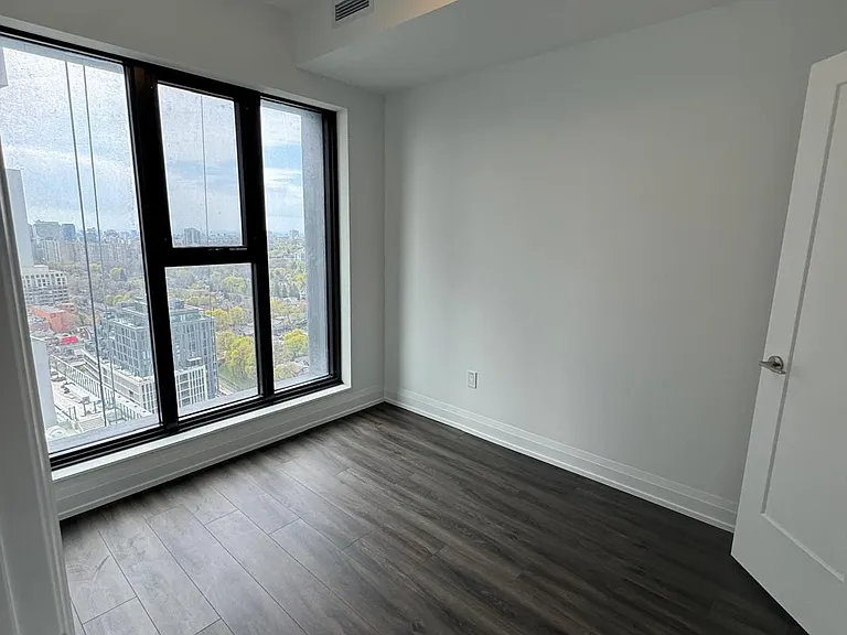 20 Soudan Ave #2204 — Photo 7