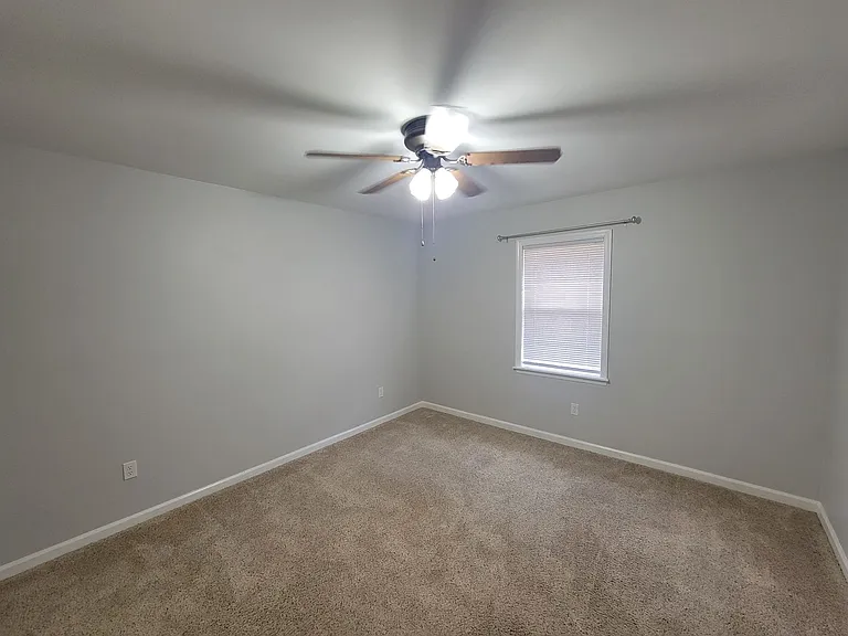 2910 Pointewest Dr — Photo 22