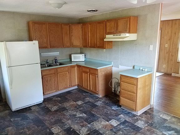 2nd image of 21634 Merrill Ave