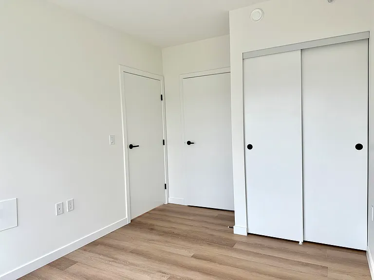 2488 Granville St — Photo 91