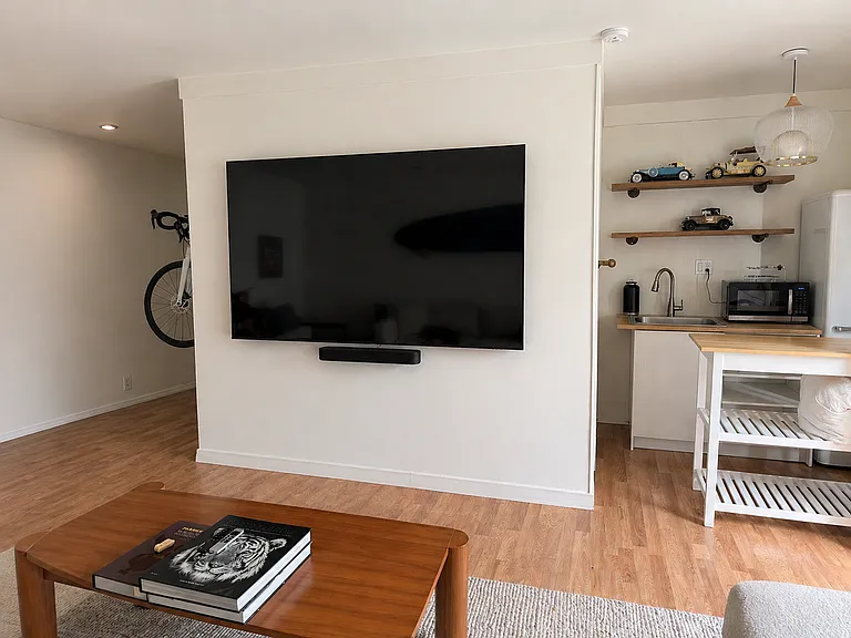 2369 Beach Ave — Photo 24