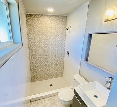 4th image of 623 S La Vista Pl