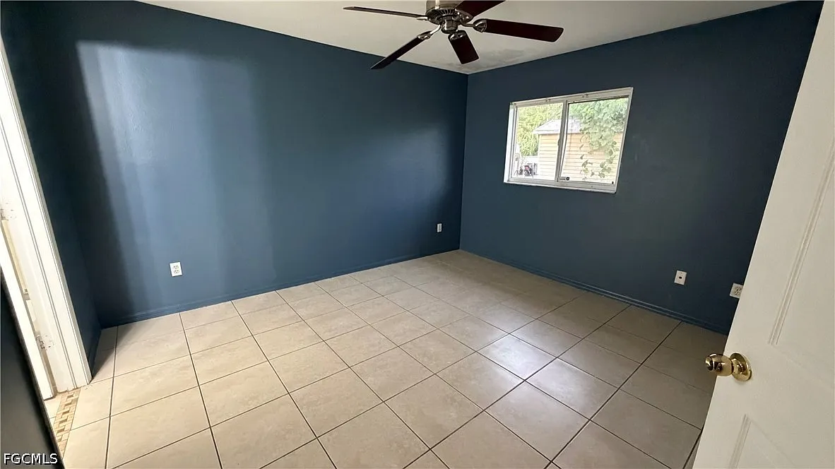 3 bed, 2.0 bath, 1076 sqft, $1,400 — Photo 4