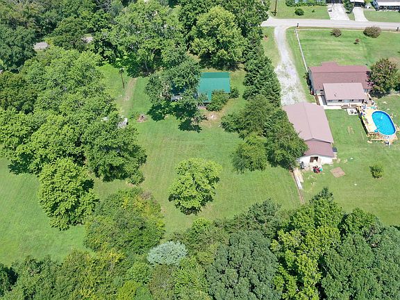 3rd image of 128 Doris Ln