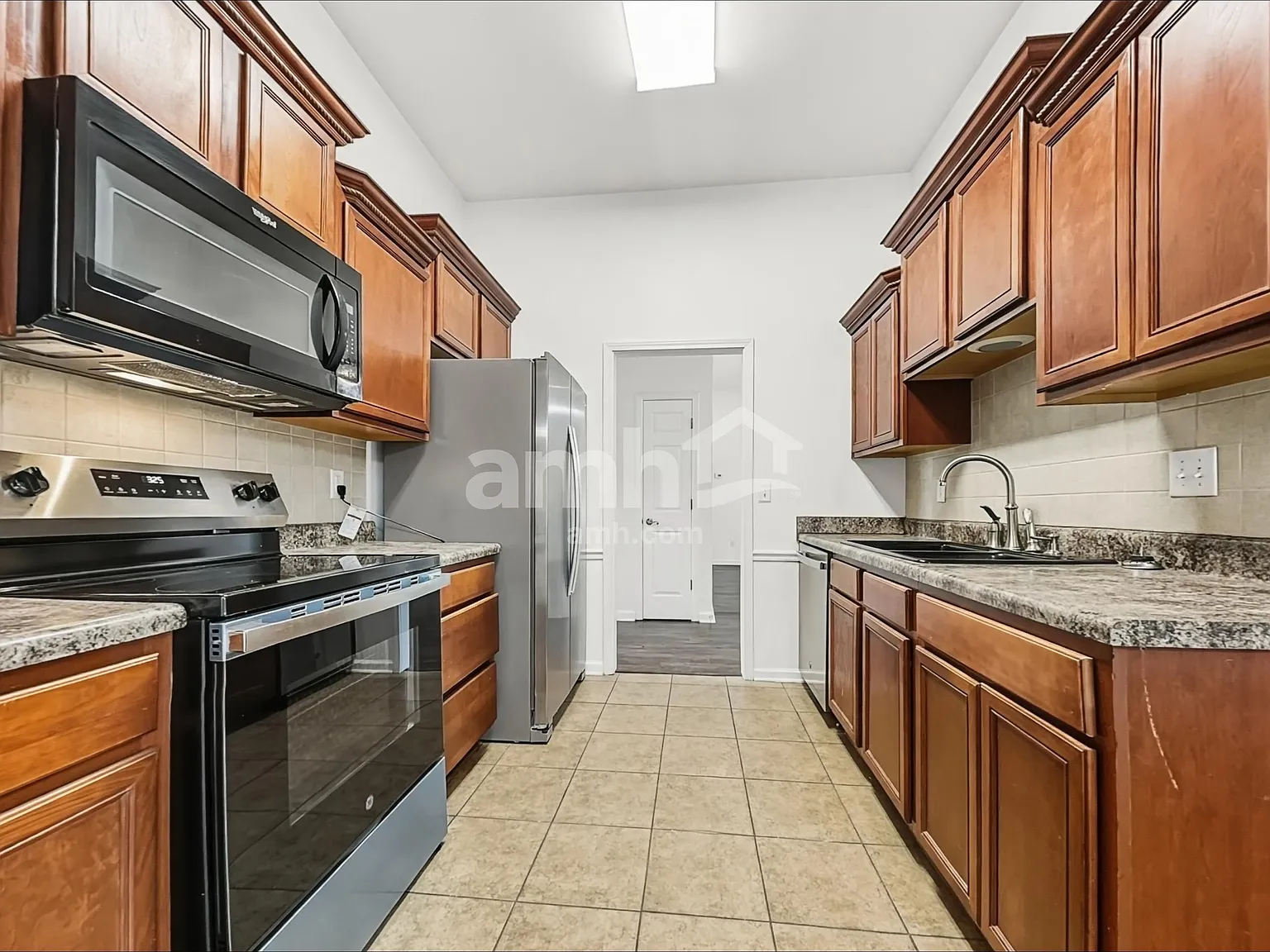 3 bed, 2.0 bath, 2020 sqft, $2,130 — Photo 3