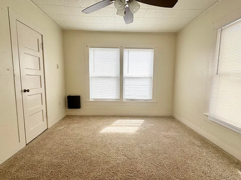 1510 E Harris Ave — Photo 21