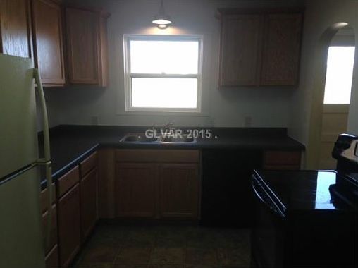 2nd image of 961 Avenue D