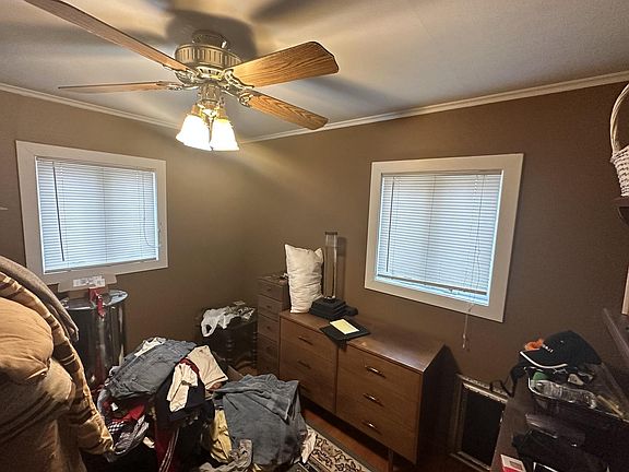 4th image of 1218 N Hickory Ave