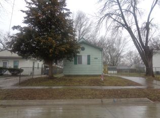 2711 Chicago Ave, Des Moines, IA 50317