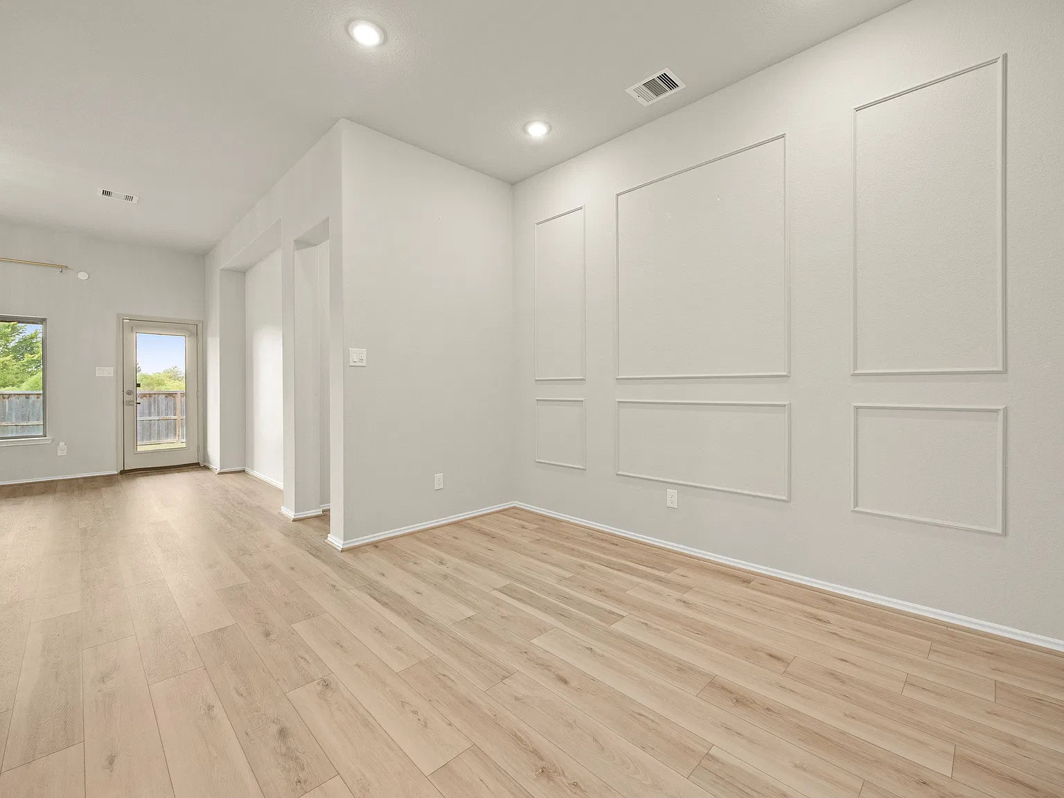 4 bed, 2074 sqft, $3,400 — Photo 3