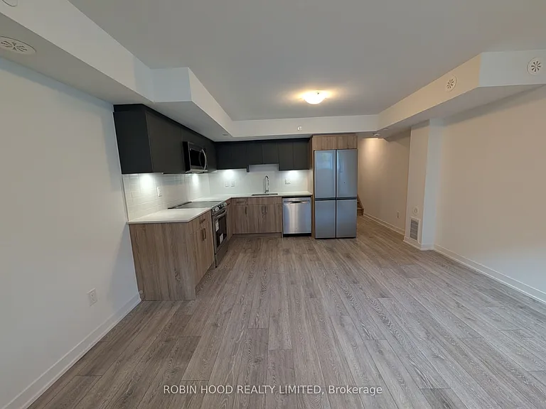3-70 Green Gardens Blvd #3 — Photo 3