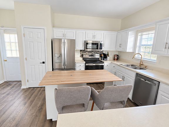 5th image of 2424 Brianna Dr