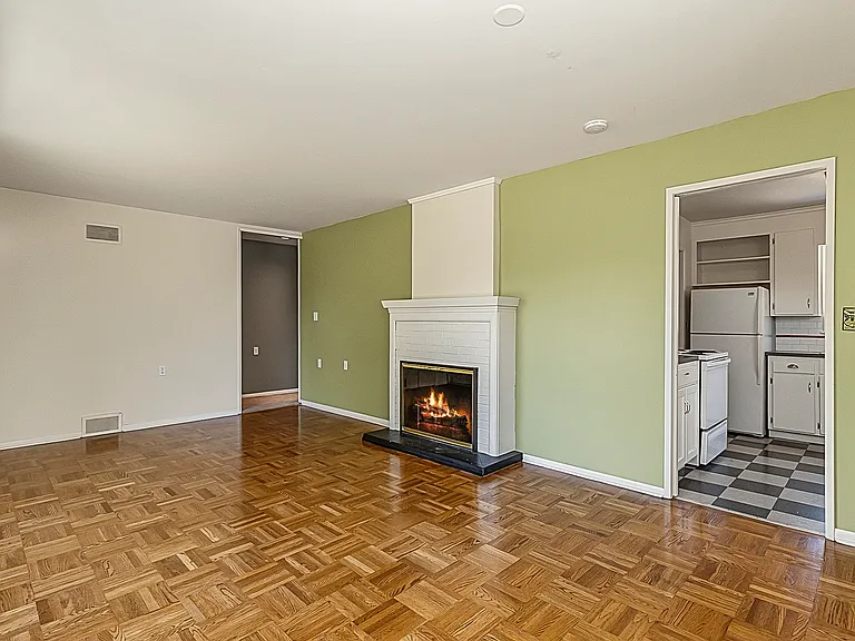 532 Colby Ave — Photo 5