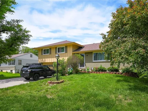 28 W 82nd St, Kansas City, MO 64114