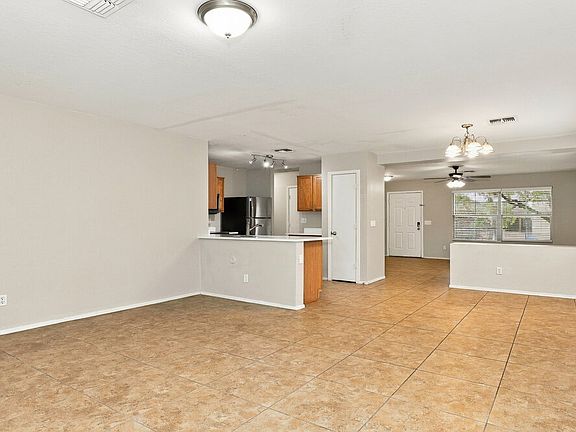 5th image of 3131 W Park St