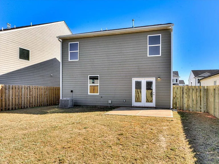 433 Whitby Ct — Photo 32