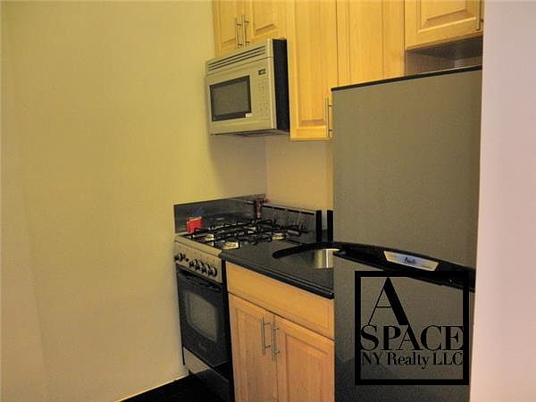 2nd image of 1498 3rd Ave APT 4