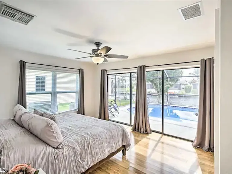 2806 SW 38th Ter — Photo 15