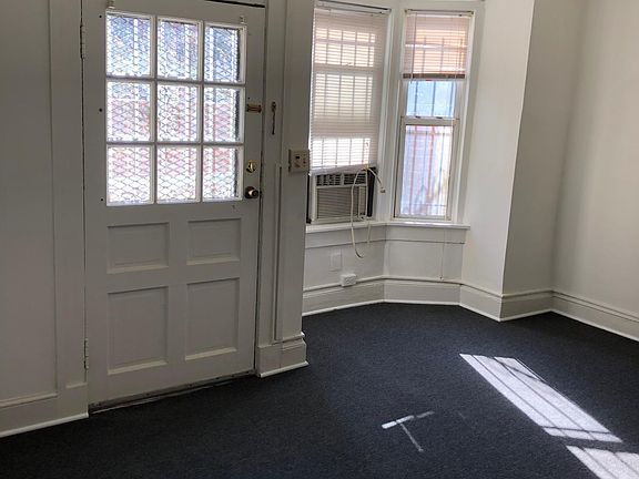 LIVING ROOM/ENTRANCE TO TERRANCE