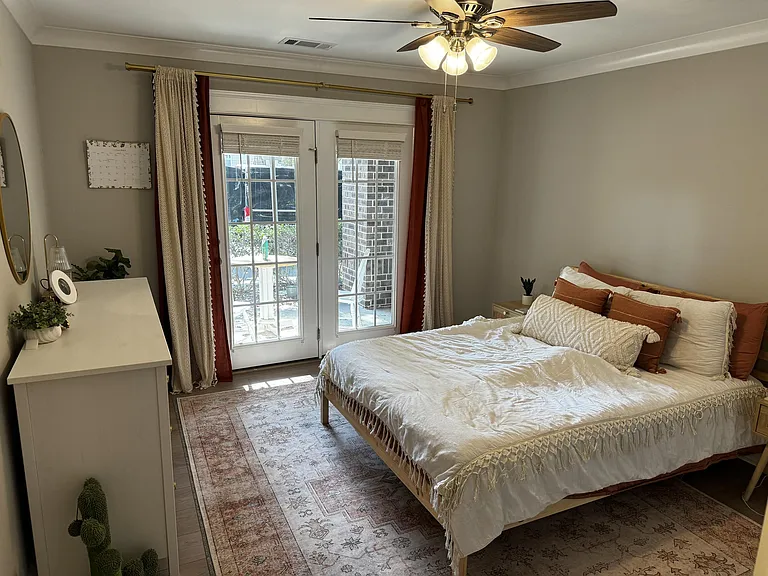2701 Selwyn Ave #I — Photo 8