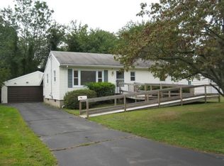 51 Fieldcrest Dr, Fairfield, CT 06825