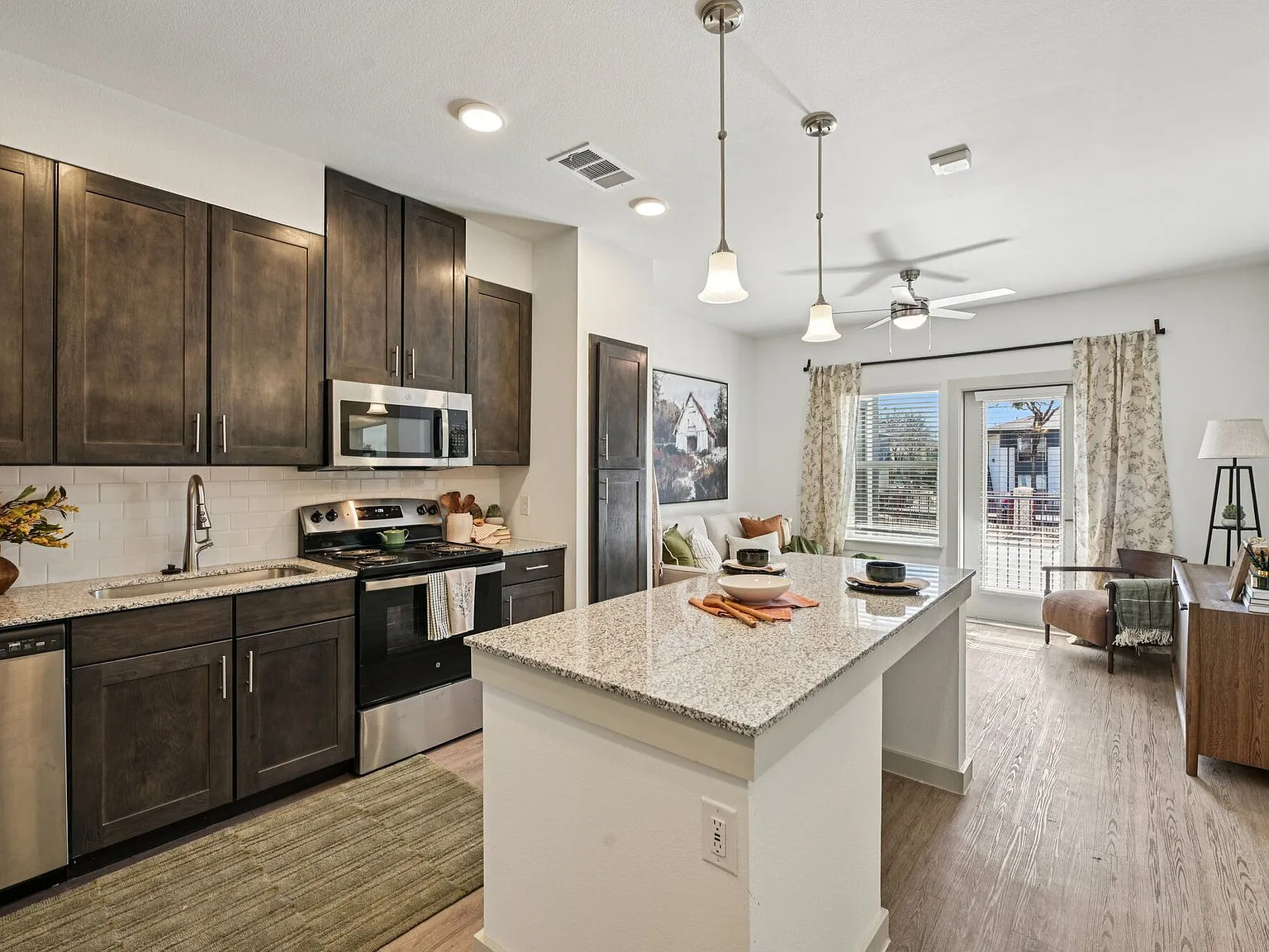 Huntington Place Seniors Garland — Photo 3