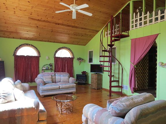 3rd image of 17511 Larkspur Ct