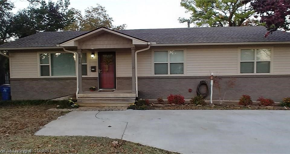 1st image of 2815 Dodson Ave