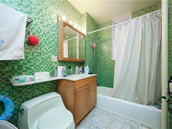 2391 East 3rd Street image 25 of 33