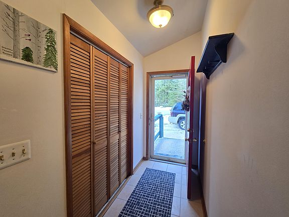 5th image of 2115 Drummond Rd