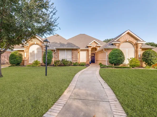 1500 Forest Meadows Ct, Bedford, TX 76021