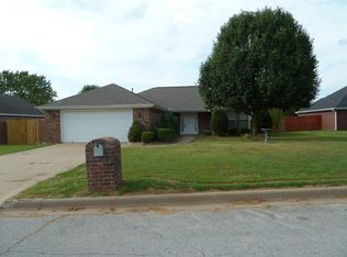 314 Edgehill Ave, Lowell, AR 72745