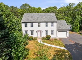 10 Sturgis Ln, Mashpee, MA 02649