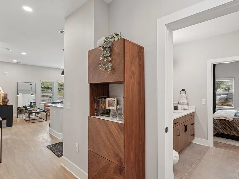 900 Willow — Photo 12