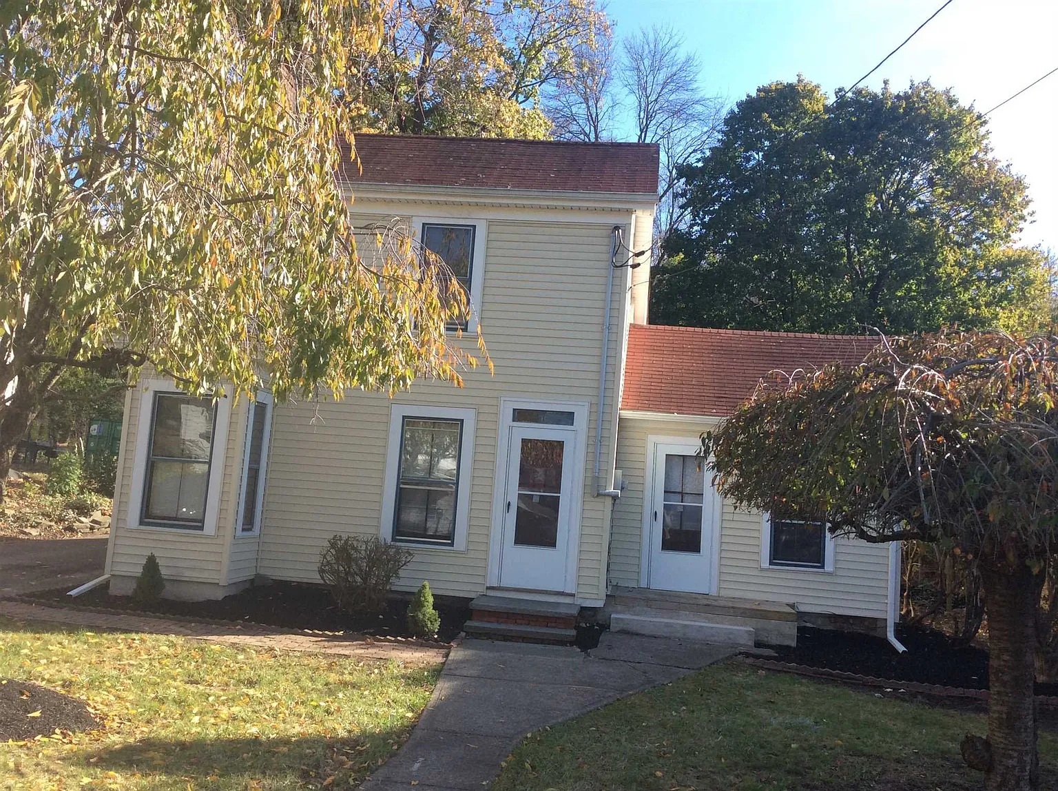 1668 Main St photo 1