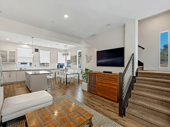 2200 Polyscope Pl, Los Angeles, CA 90026
