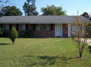 128 Gibbons St, Manning, SC 29102