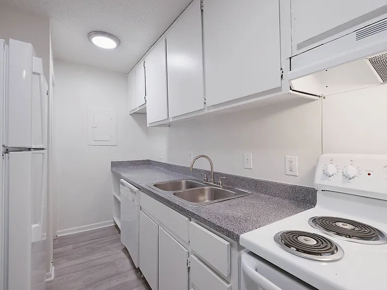Hampton Hall | Comfort, Convenience, & Community All In One — Photo 302