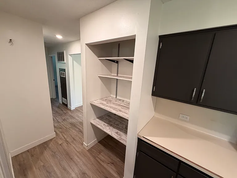 318 N Park St — Photo 17