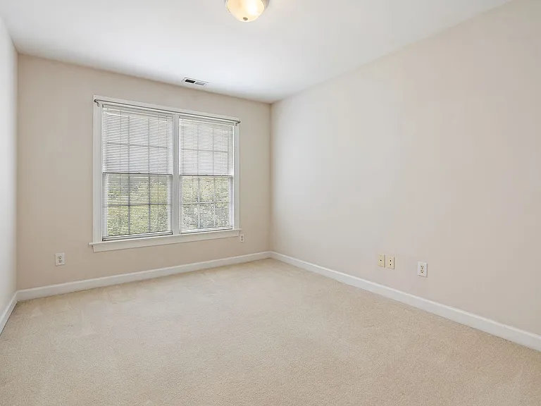 202 Greenview Dr — Photo 22