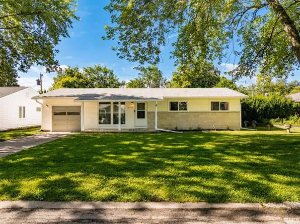 2107 W Sheffield Dr, Muncie, IN 47304